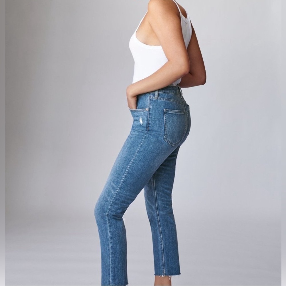 Aritzia Denim Forum The Yoko High Rise Slim Raw Hem- Size 25/0
